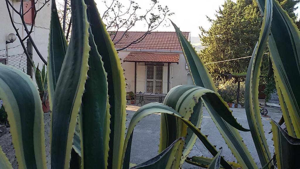 B&B Troisi Racalmuto Bagian luar foto